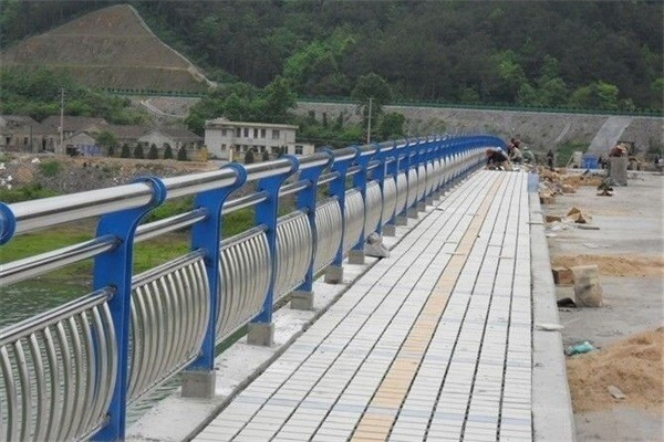 昌江不锈钢桥梁灯光护栏