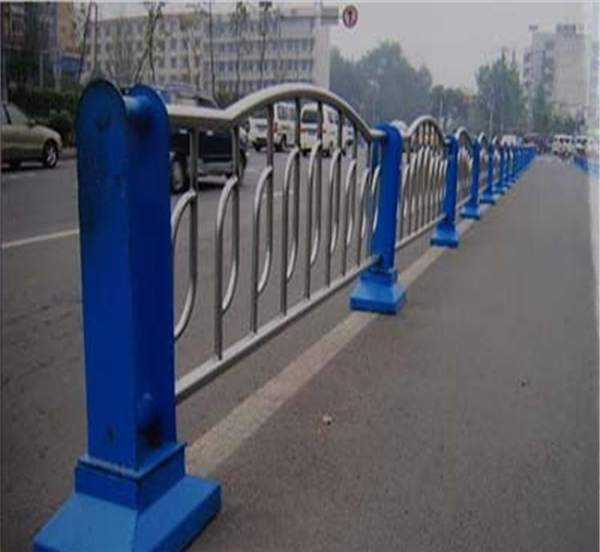 昌江不锈钢防撞栏杆生产制造工艺